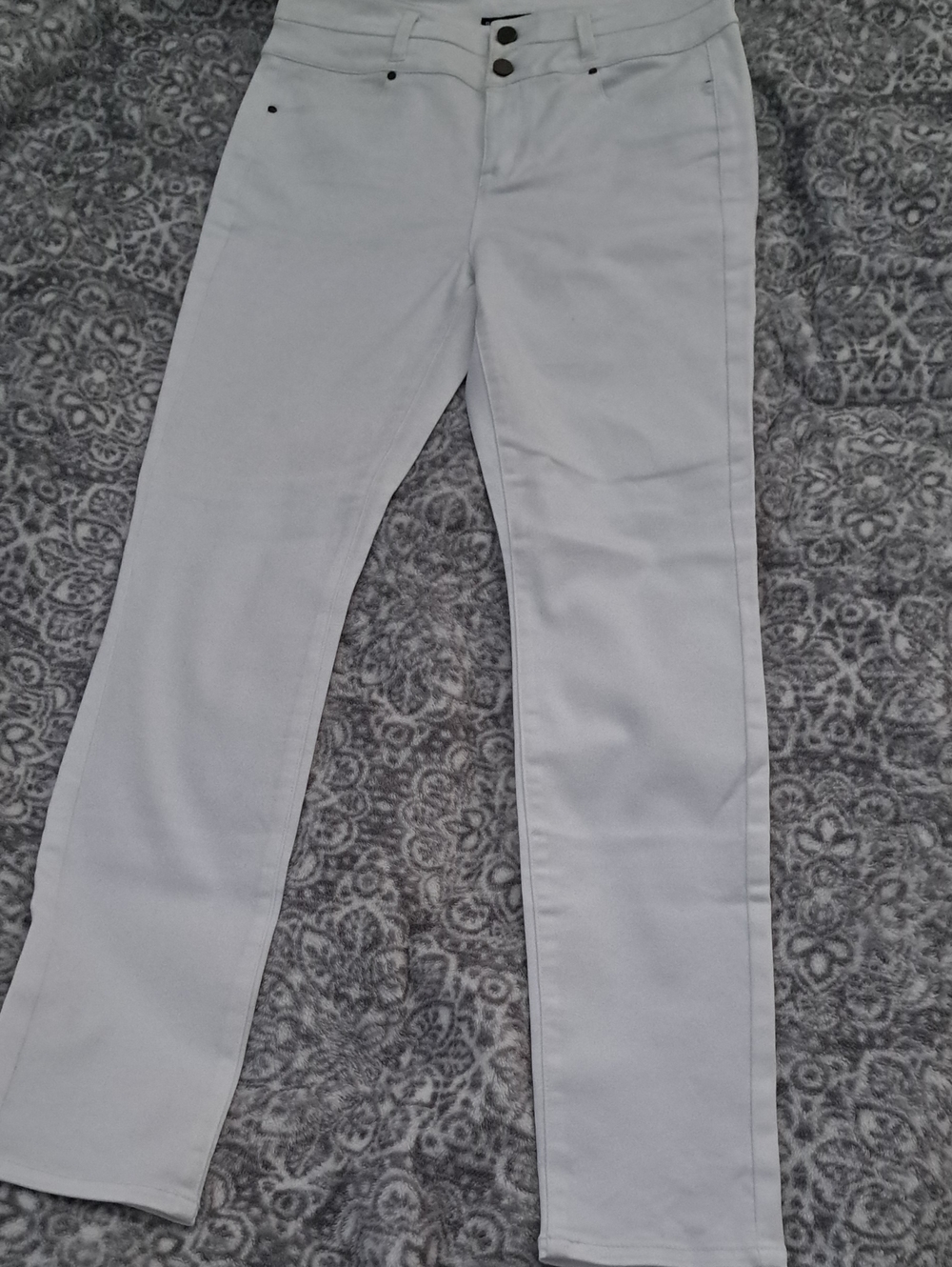 Bisou Bisou White Jeans with Branded Label Size 8